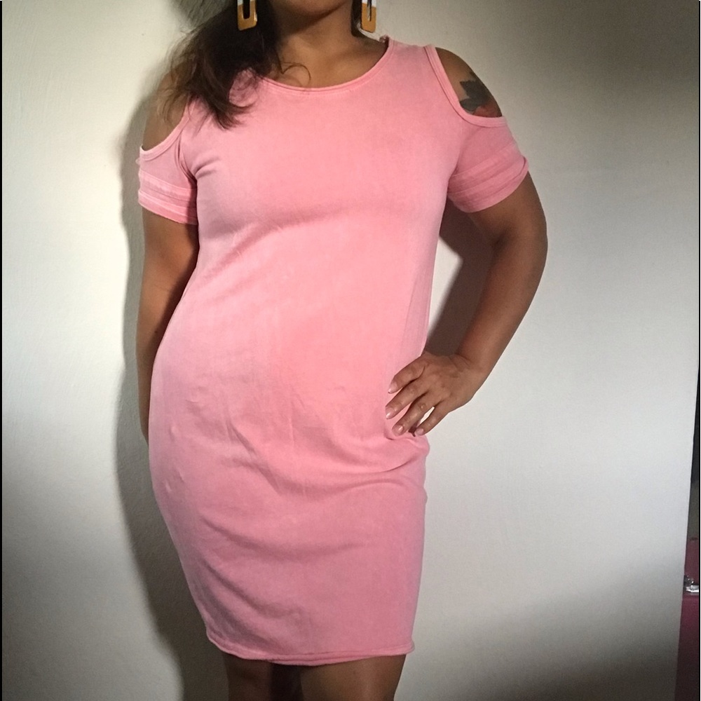 Hollister Cold Shoulder Dress 🥶 👗